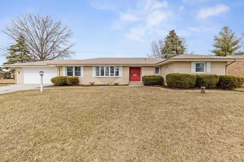 3315 City View Dr, Rockford, IL 61101