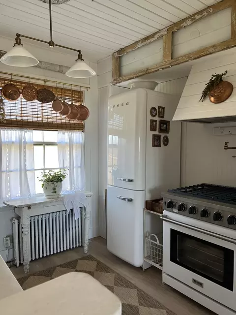 Kitchen - 304 E Main St, Cary, IL 60013 photo 1 of 3