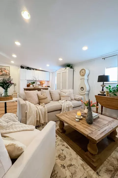 Living - 304 E Main St, Cary, IL 60013 photo 1 of 2