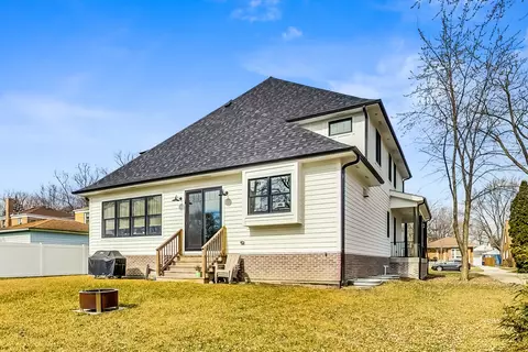 Exterior - 651 E Prairie Ave, Des Plaines, IL 60016 photo 9 of 10