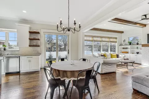 Dining - 651 E Prairie Ave, Des Plaines, IL 60016 photo 1 of 2