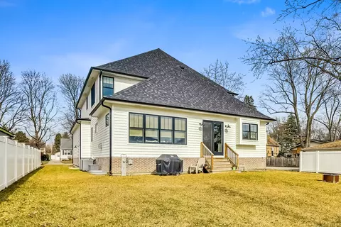 Exterior - 651 E Prairie Ave, Des Plaines, IL 60016 photo 10 of 10