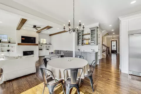 Dining - 651 E Prairie Ave, Des Plaines, IL 60016 photo 2 of 2