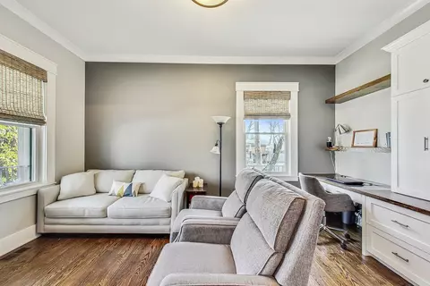 Living - 651 E Prairie Ave, Des Plaines, IL 60016 photo 3 of 3