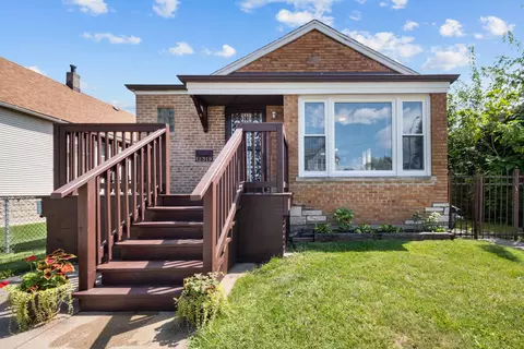 12319 S Green St, Calumet Park, IL 60827
