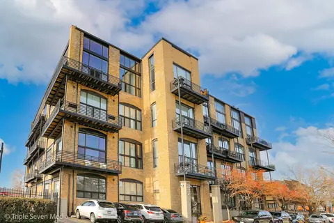 2614 N Clybourn Ave #312, Chicago, IL 60614