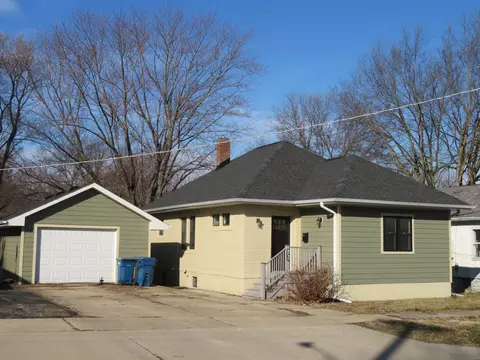1006 Wauponsee St, Morris, IL 60450