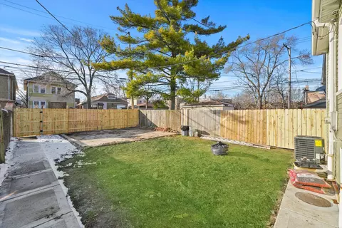 Exterior - 6918 S Artesian Ave, Chicago, IL 60629 photo 5 of 7