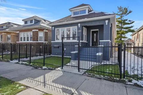 Exterior - 6918 S Artesian Ave, Chicago, IL 60629 photo 3 of 7