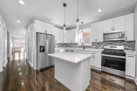 Kitchen - 6918 S Artesian Ave, Chicago, IL 60629 photo 4 of 4