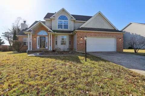 307 W Riverbend Blvd, Mahomet, IL 61853