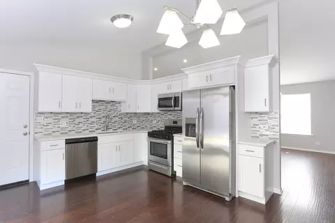 Kitchen - 14930 Albany Ave, Markham, IL 60428 photo 2 of 3