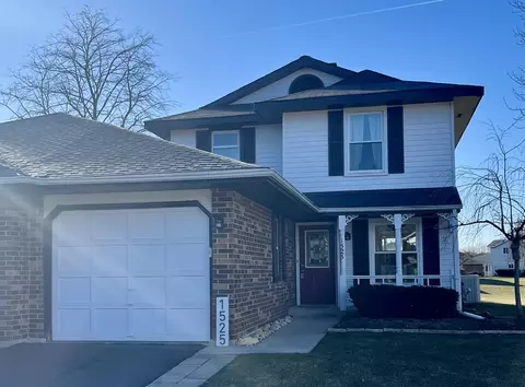 1525 Lighthouse Dr, Naperville, IL 60565