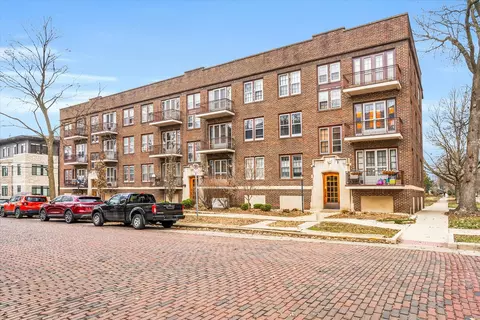 309 N Prairie St #10, Champaign, IL 61820