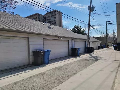 Exterior - 804 S Morgan St, Chicago, IL 60607 photo 4 of 6
