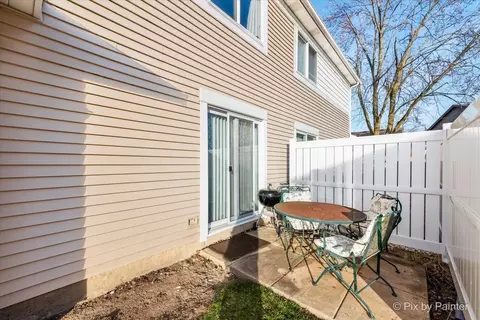 1653 Cornell Dr #21B, Hoffman Estates, IL 60169 photo 3