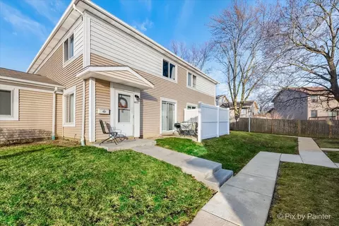 1653 Cornell Dr #21B, Hoffman Estates, IL 60169 photo 2