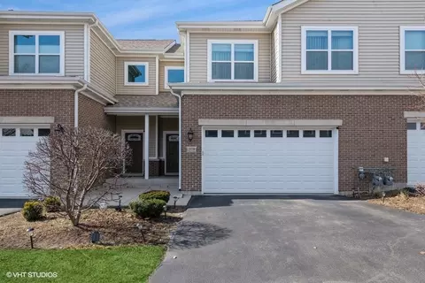 2370 N Newberry Ln, Palatine, IL 60074