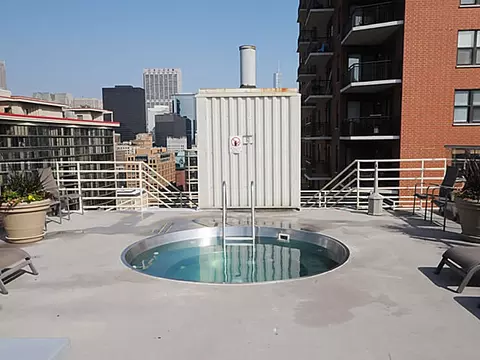Exterior - 40 E 9th St #602, Chicago, IL 60605 photo 2 of 2