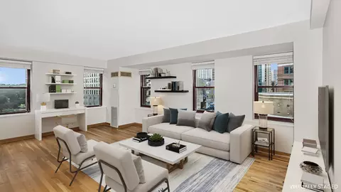 Living - 40 E 9th St #602, Chicago, IL 60605 photo 2 of 5