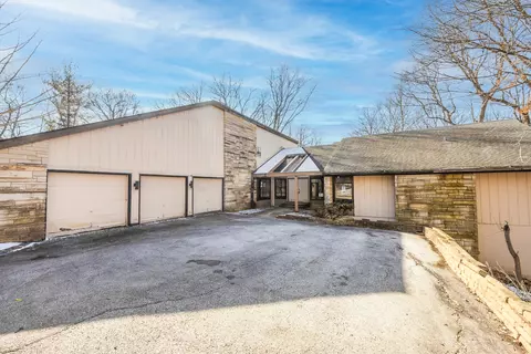 355 Greenbriar Dr, Crete, IL 60417