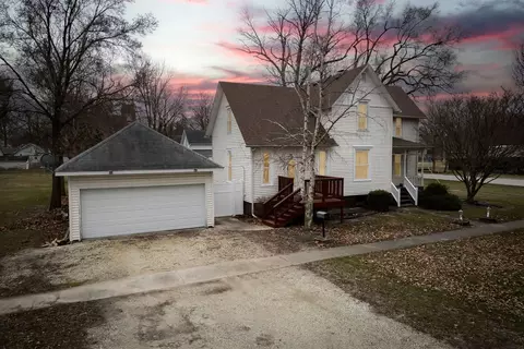 606 E Center St, Paxton, IL 60957