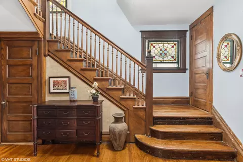 1609 W Cullom Ave, Chicago, IL 60613 photo 7