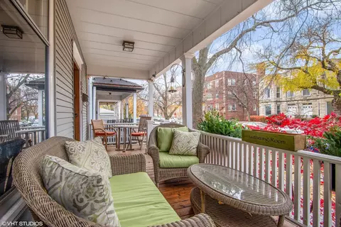 1609 W Cullom Ave, Chicago, IL 60613 photo 4