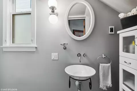1609 W Cullom Ave, Chicago, IL 60613 photo 17