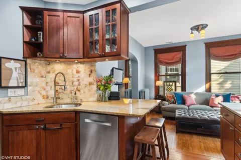1609 W Cullom Ave, Chicago, IL 60613 photo 14