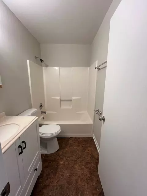 335 N Lyle Ave, Elgin, IL 60123 photo 5