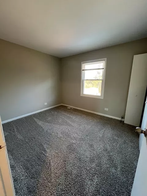 335 N Lyle Ave, Elgin, IL 60123 photo 6