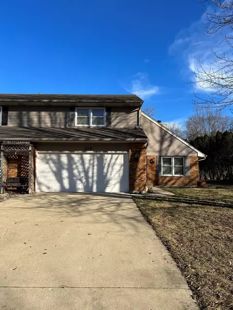 335 N Lyle Ave, Elgin, IL 60123