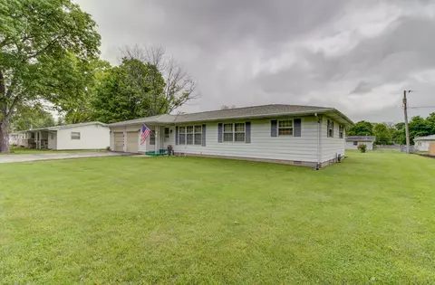 218 N Kansas St, Atwood, IL 61913
