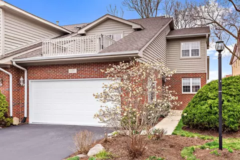 105 Willow Creek Ln, Willow Springs, IL 60480