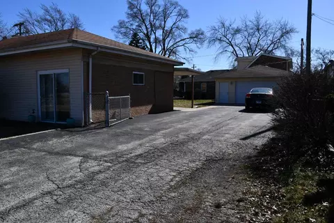 Exterior - 7301 W 71st St, Bridgeview, IL 60455 photo 5 of 6