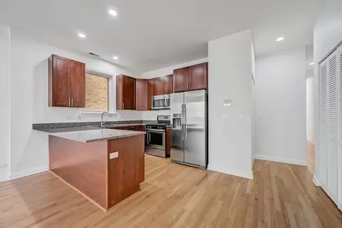 Kitchen - 2623 W Evergreen Ave #2E, Chicago, IL 60622 photo 2 of 4