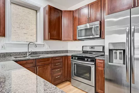 Kitchen - 2623 W Evergreen Ave #2E, Chicago, IL 60622 photo 3 of 4