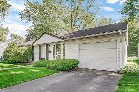 Exterior - 210 Barbara Ln, Steger, IL 60475 photo 2 of 8