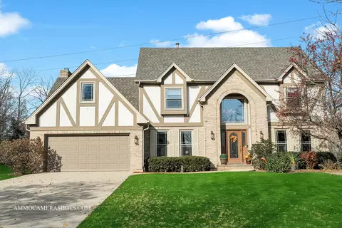 1130 Ridgewood Dr, West Chicago, IL 60185