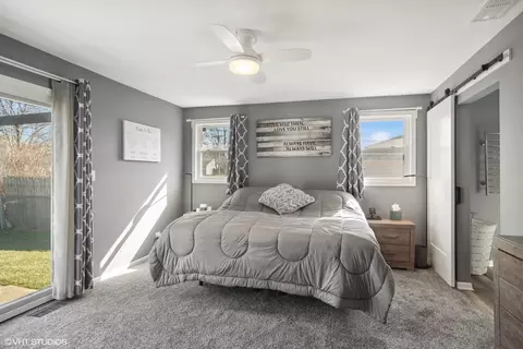 Bedroom - 2604 Dove St, Rolling Meadows, IL 60008 photo 1 of 2