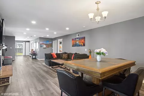 Dining - 2604 Dove St, Rolling Meadows, IL 60008 photo 1 of 1