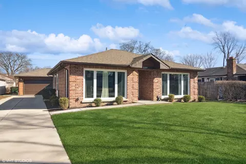 2604 Dove St, Rolling Meadows, IL 60008