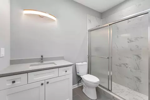 Bath - 2458 E 74th Pl, Chicago, IL 60649 photo 1 of 4
