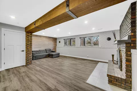 Living - 6540 Western Ave, Willowbrook, IL 60527 photo 4 of 4