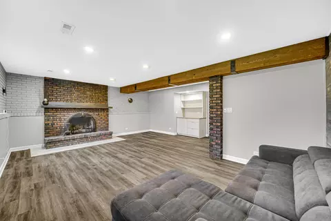 Living - 6540 Western Ave, Willowbrook, IL 60527 photo 3 of 4