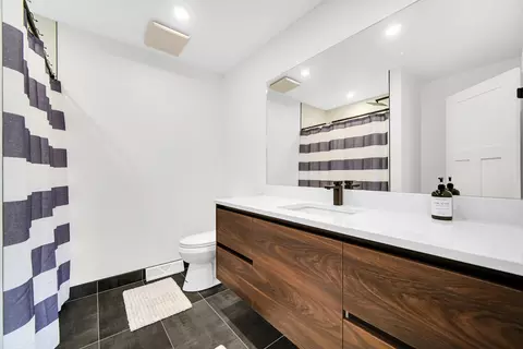 Bath - 6540 Western Ave, Willowbrook, IL 60527 photo 1 of 4