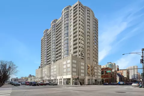 600 N Dearborn St #1308, Chicago, IL 60654