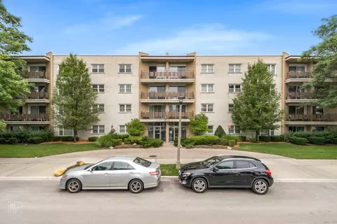 8210 Elmwood Ave #405, Skokie, IL 60077