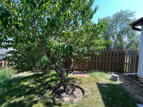 Exterior - 4575 Mumford Dr, Hoffman Estates, IL 60192 photo 8 of 14